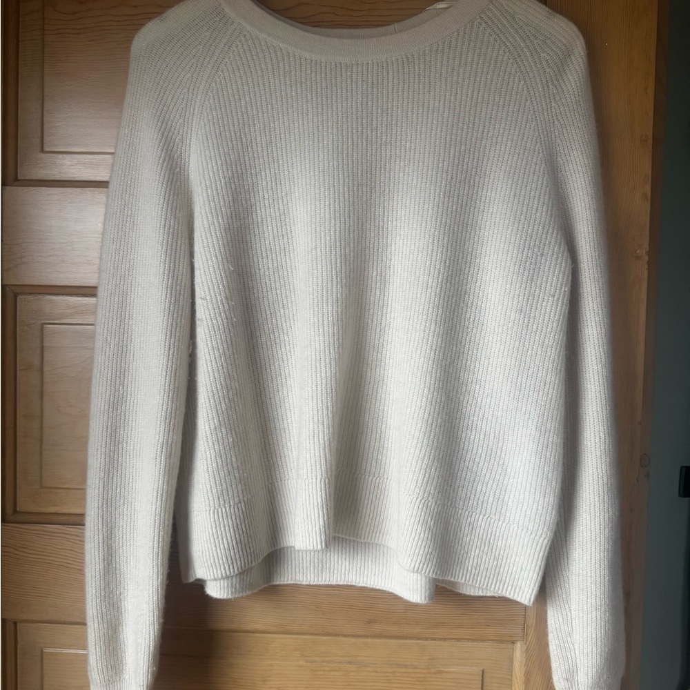 100% Cashmere Cream Sweater